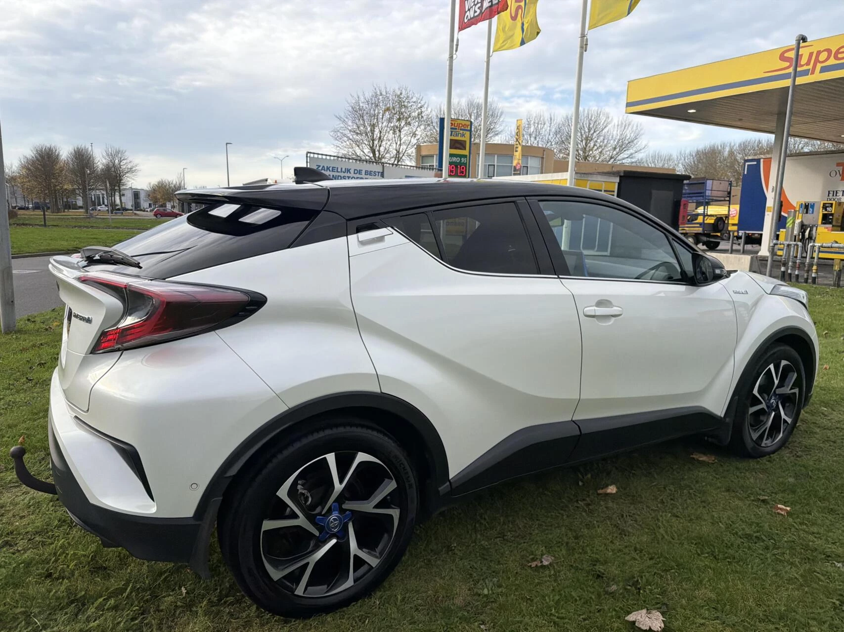 Hoofdafbeelding Toyota C-HR