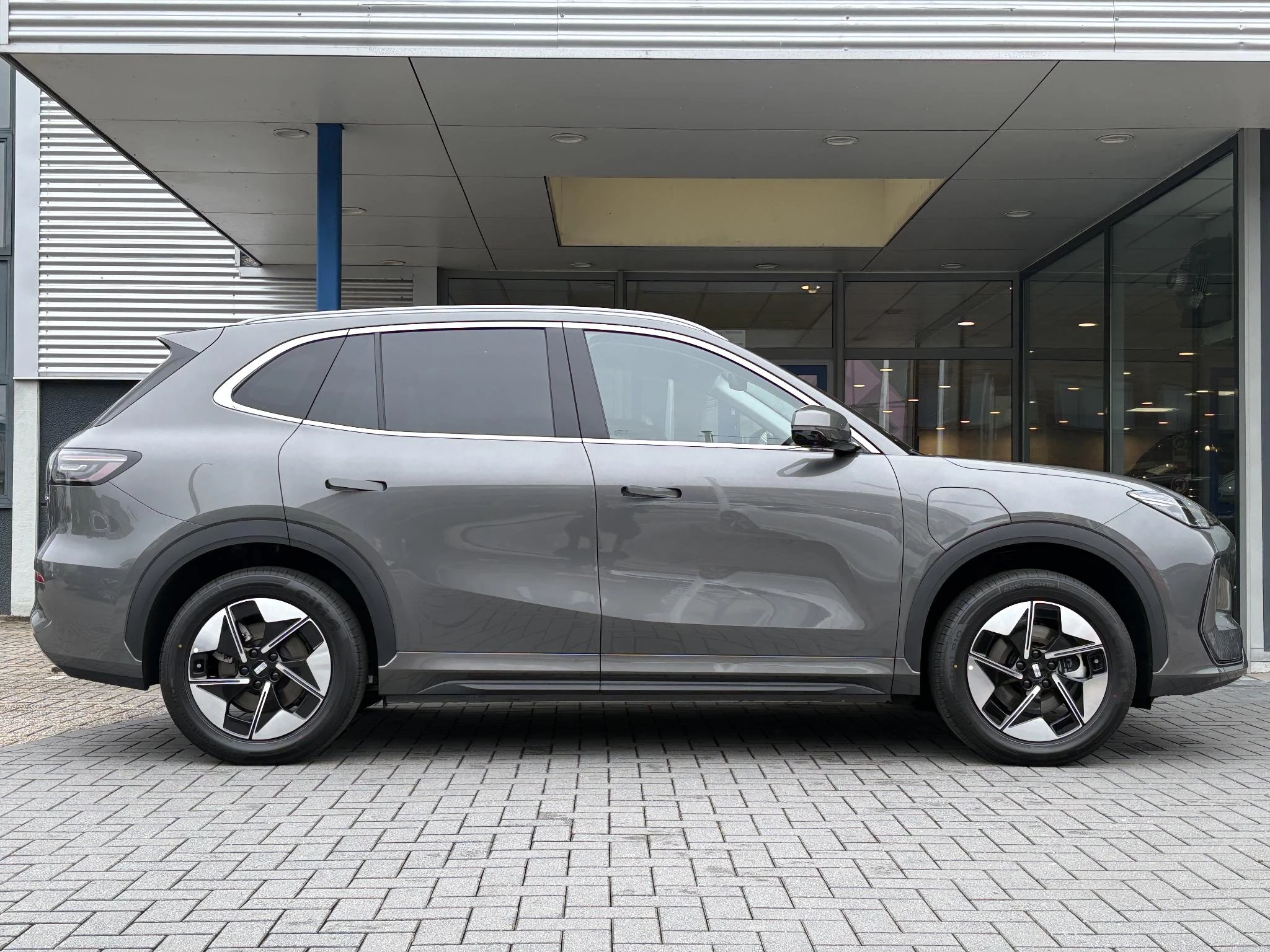 Hoofdafbeelding Geely E5