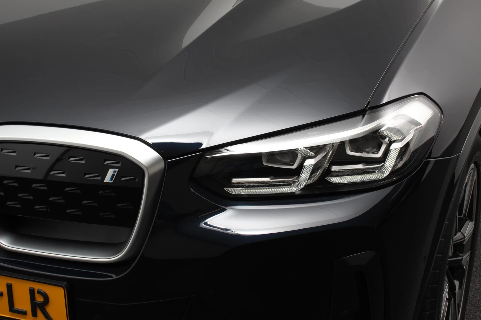 Hoofdafbeelding BMW iX3