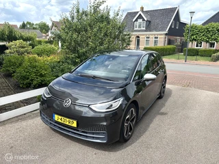 Volkswagen ID.3 First Plus 58 kWh TREKHAAK CARPLAY SFEERVERLICHTING ACHTERUITRIJ CAMERA LED KOPLAMPEN SOH 89% NETTE AUTO!!