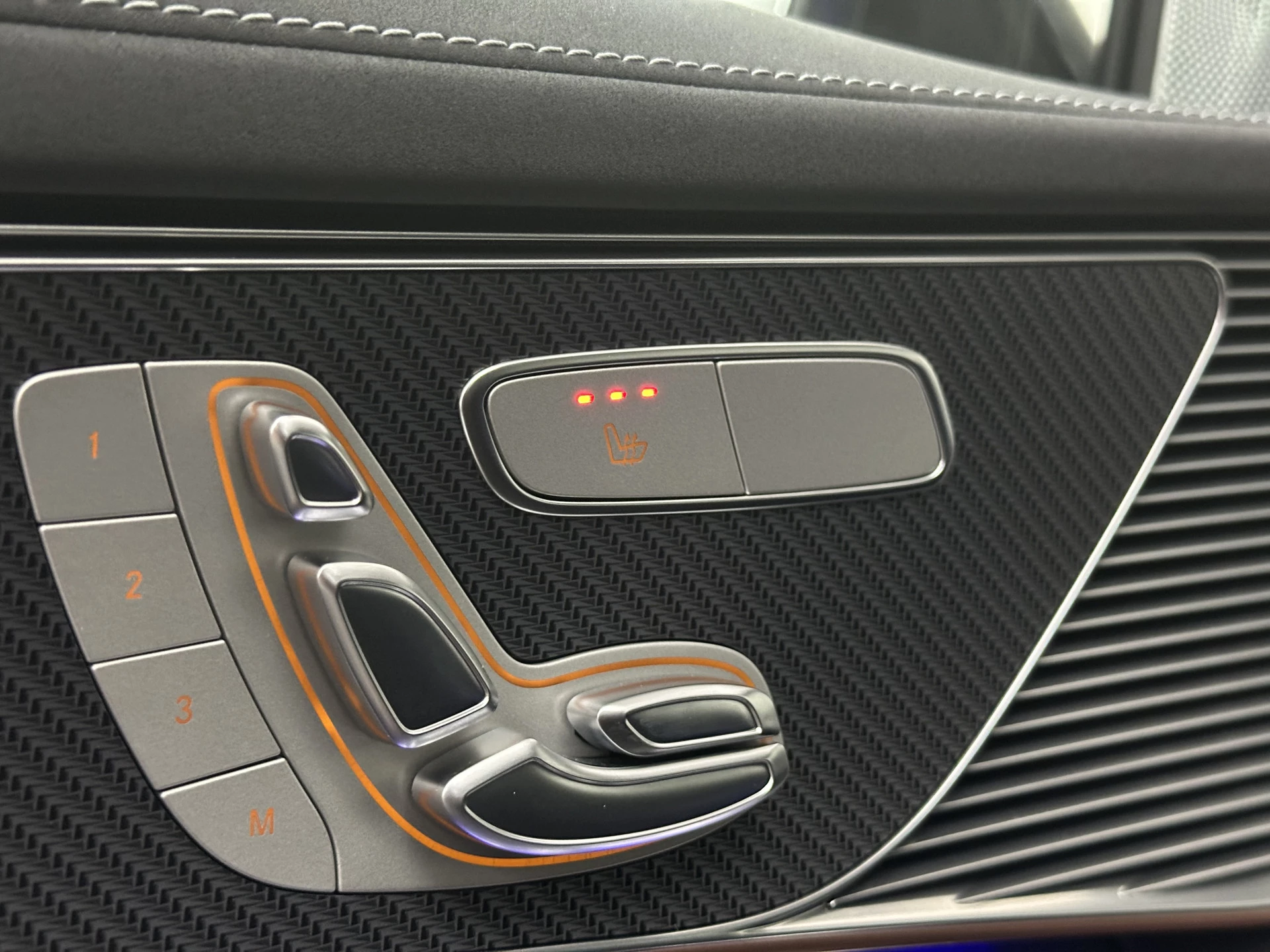 Hoofdafbeelding Mercedes-Benz EQC