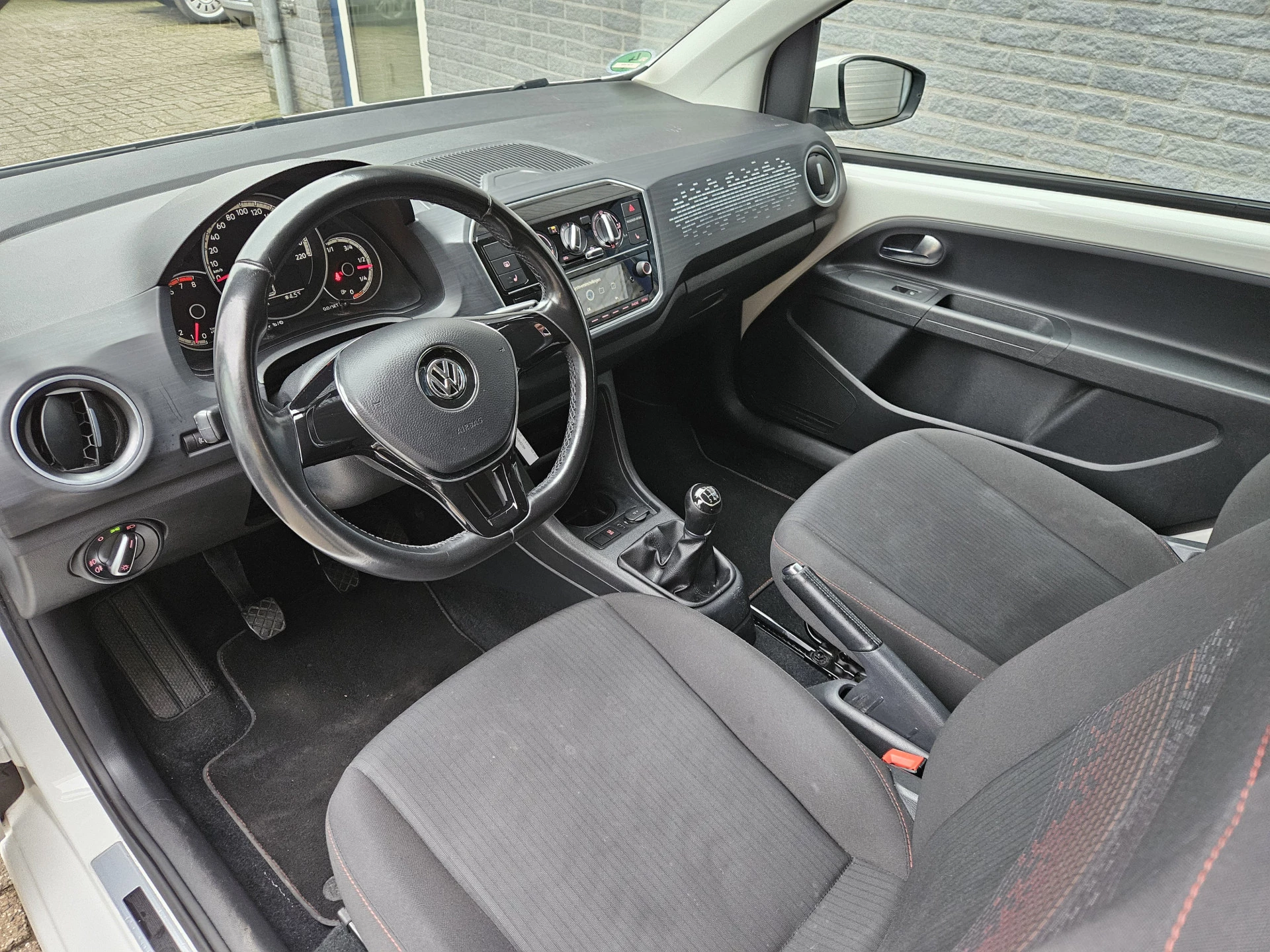 Hoofdafbeelding Volkswagen up!
