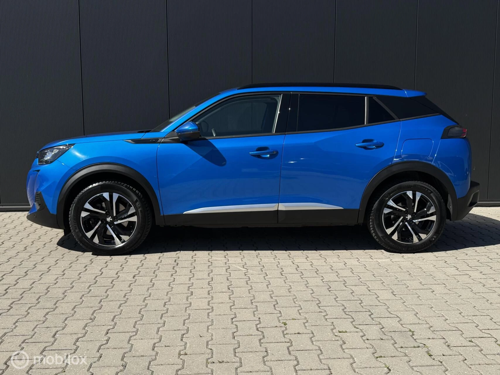 Hoofdafbeelding Peugeot e-2008