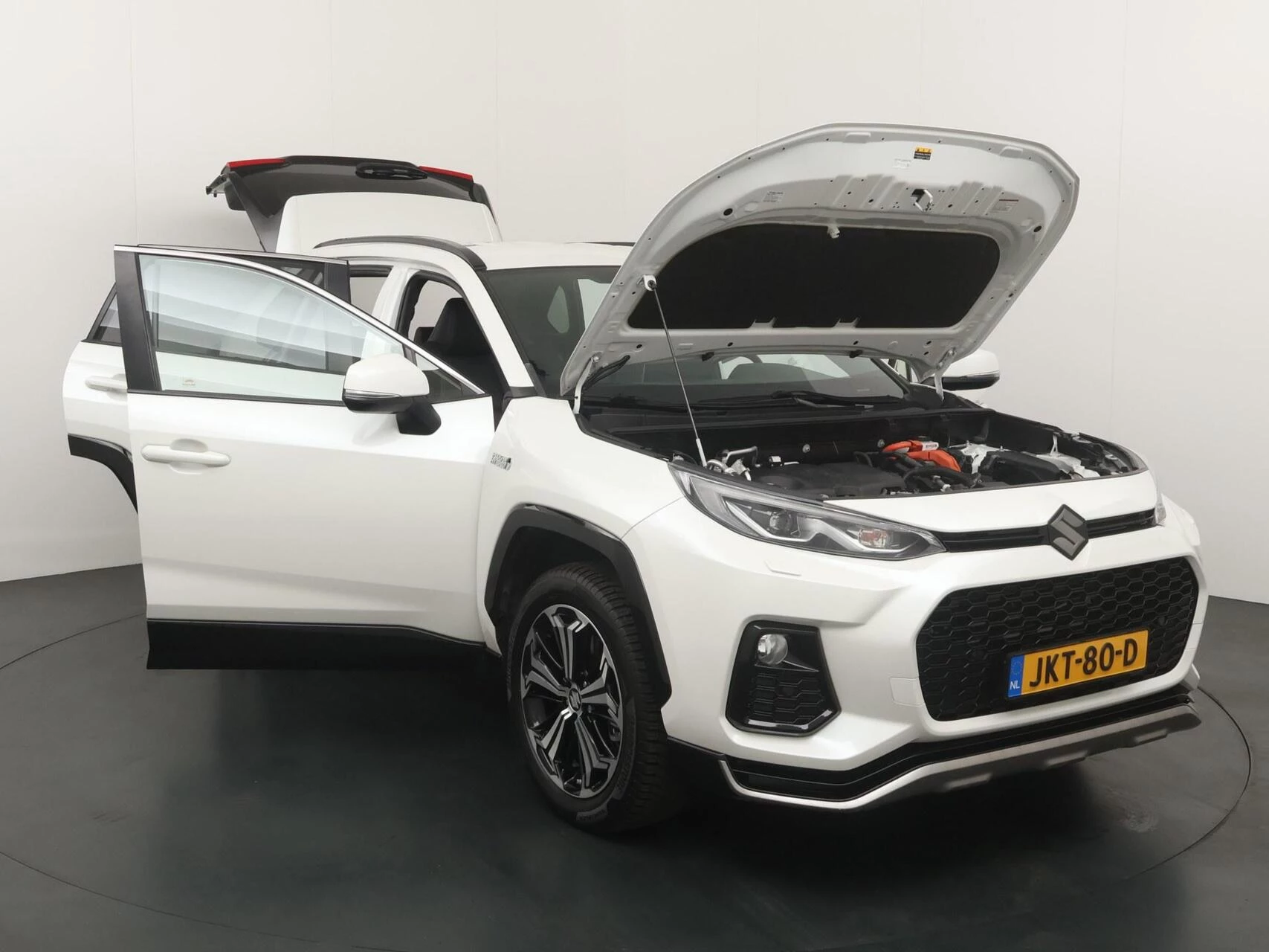 Hoofdafbeelding Suzuki Across