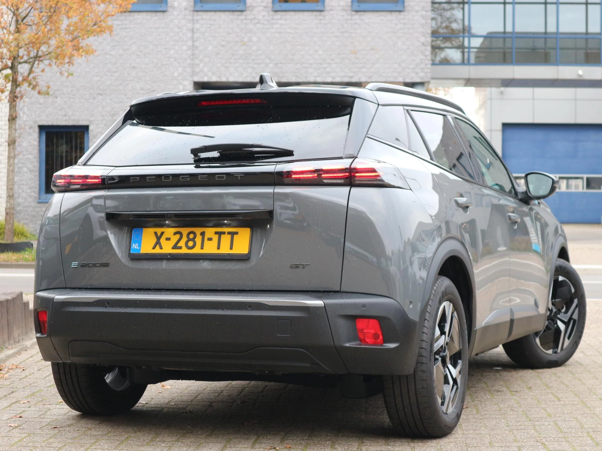 Hoofdafbeelding Peugeot e-2008