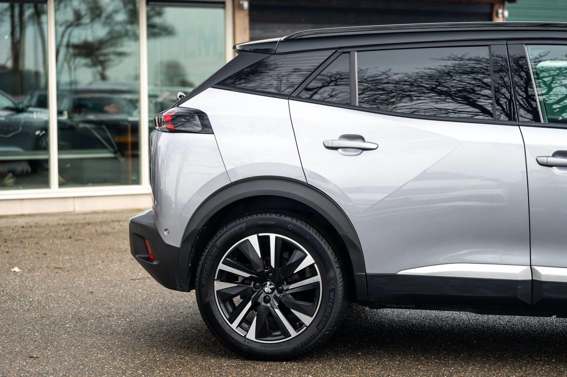 Hoofdafbeelding Peugeot e-2008