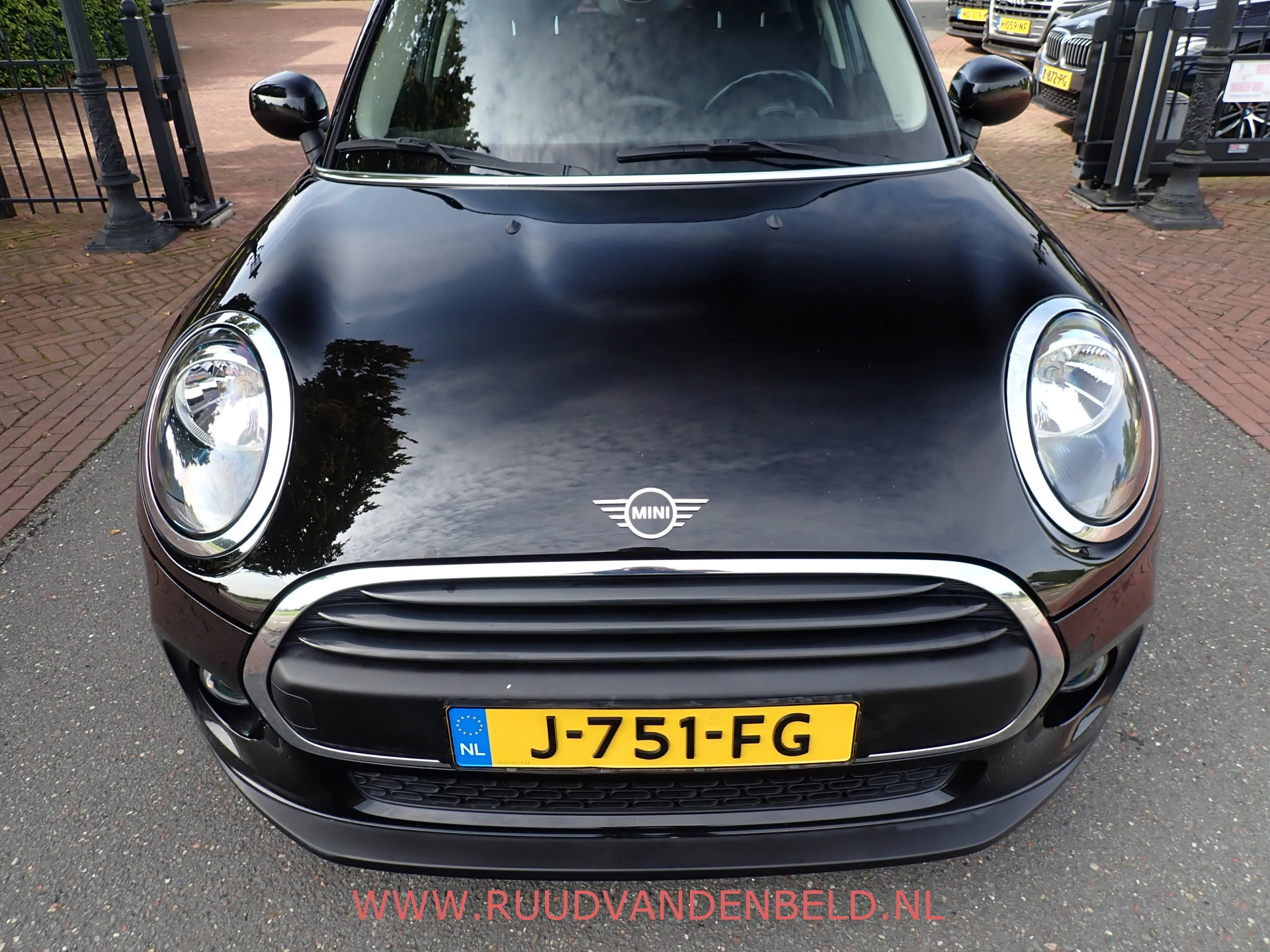 Hoofdafbeelding MINI One