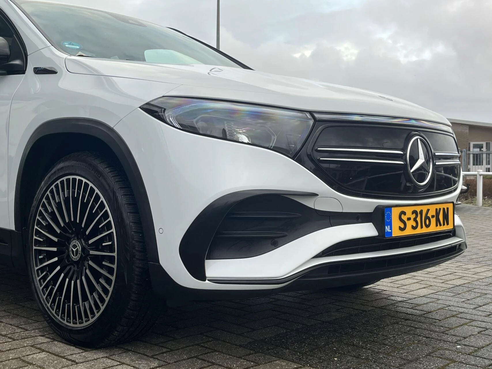 Hoofdafbeelding Mercedes-Benz EQA