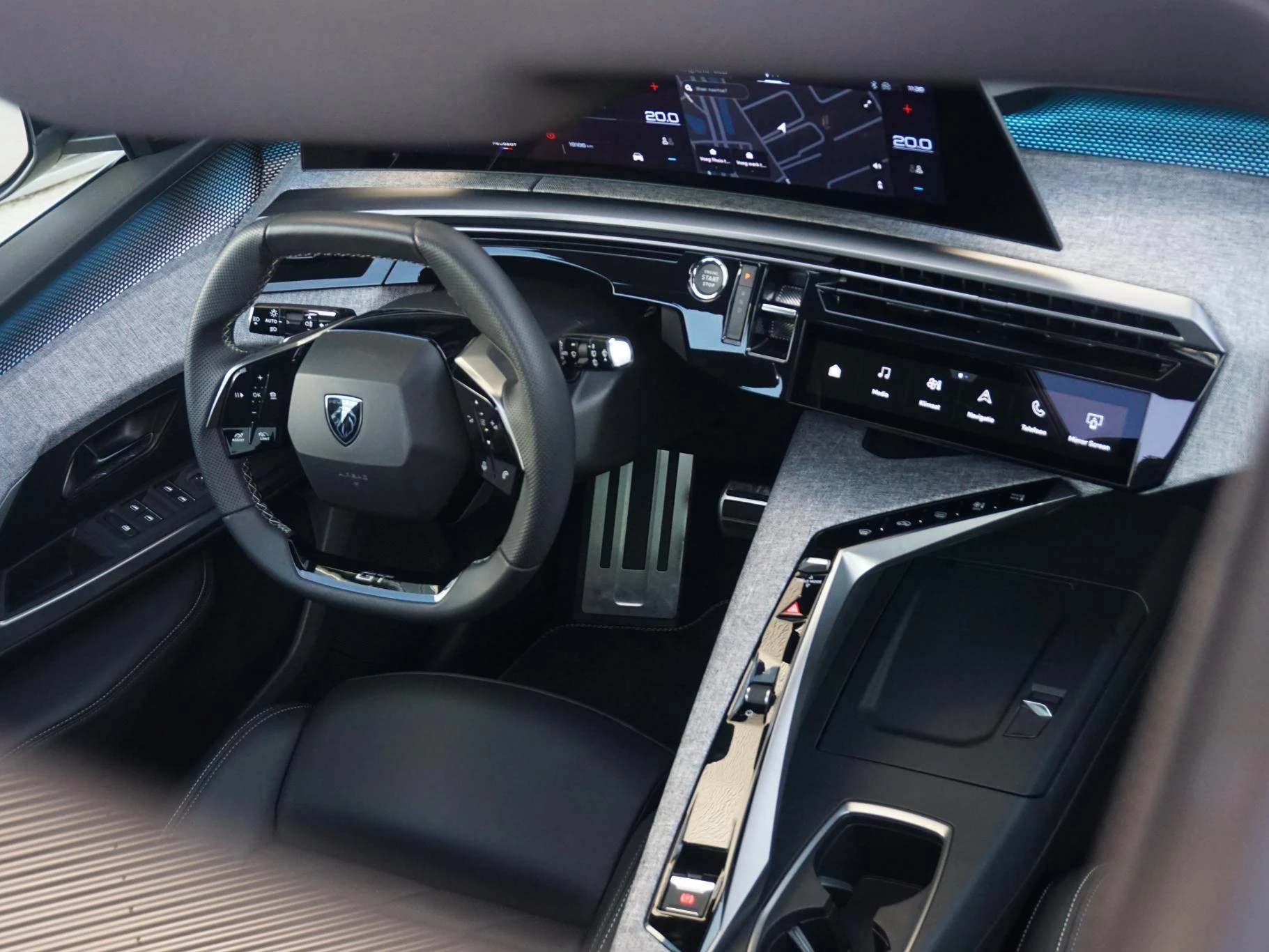 Hoofdafbeelding Peugeot e-5008