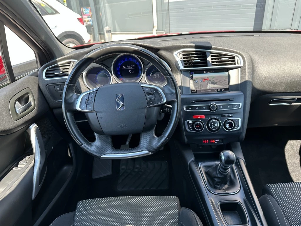 Hoofdafbeelding DS DS 4