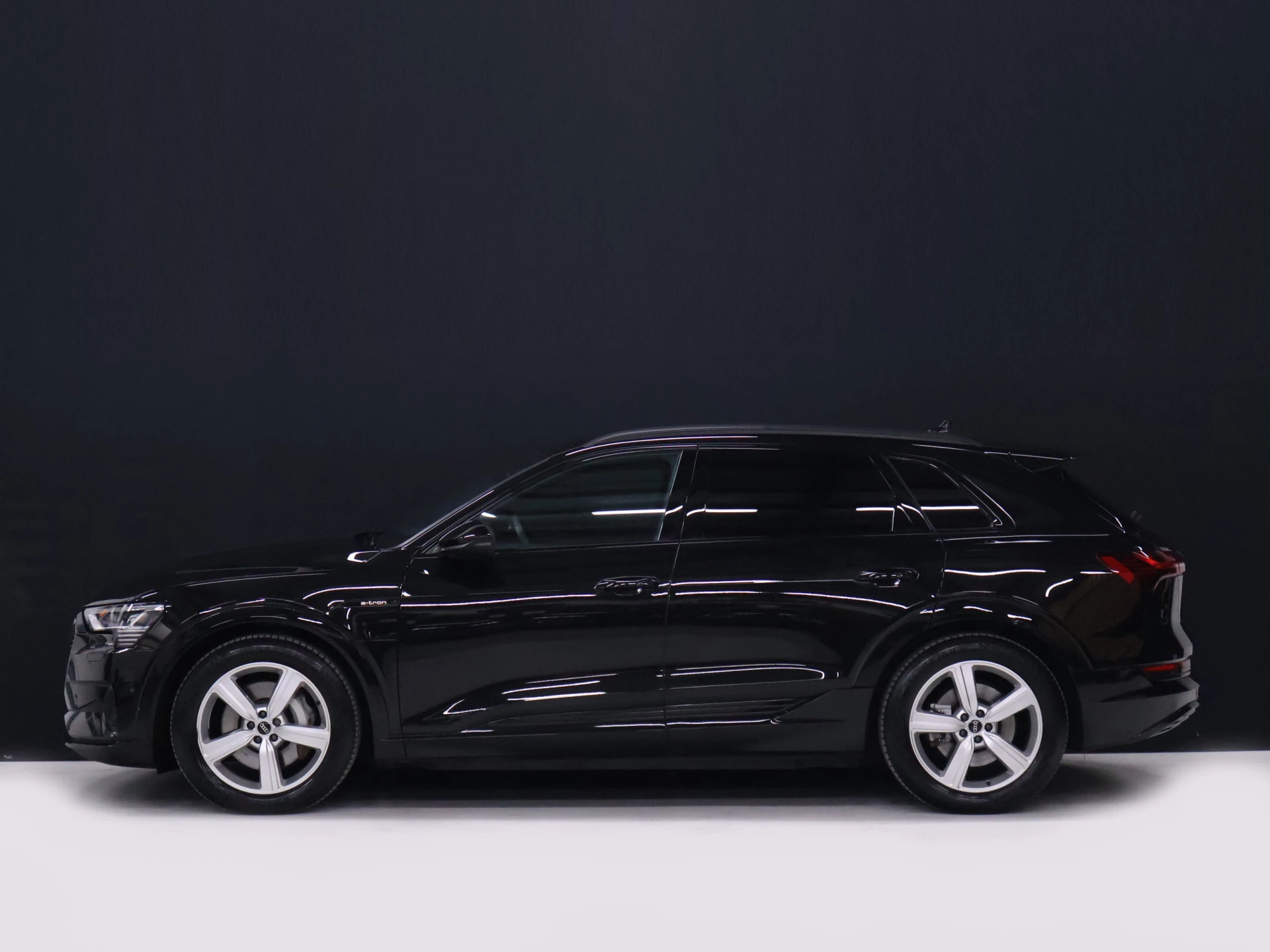 Hoofdafbeelding Audi e-tron