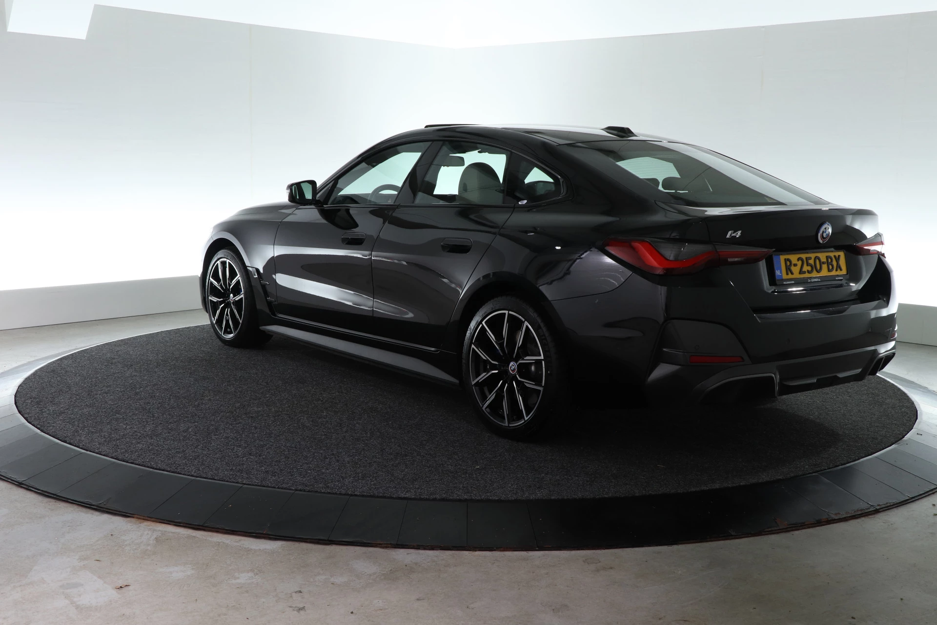 Hoofdafbeelding BMW i4