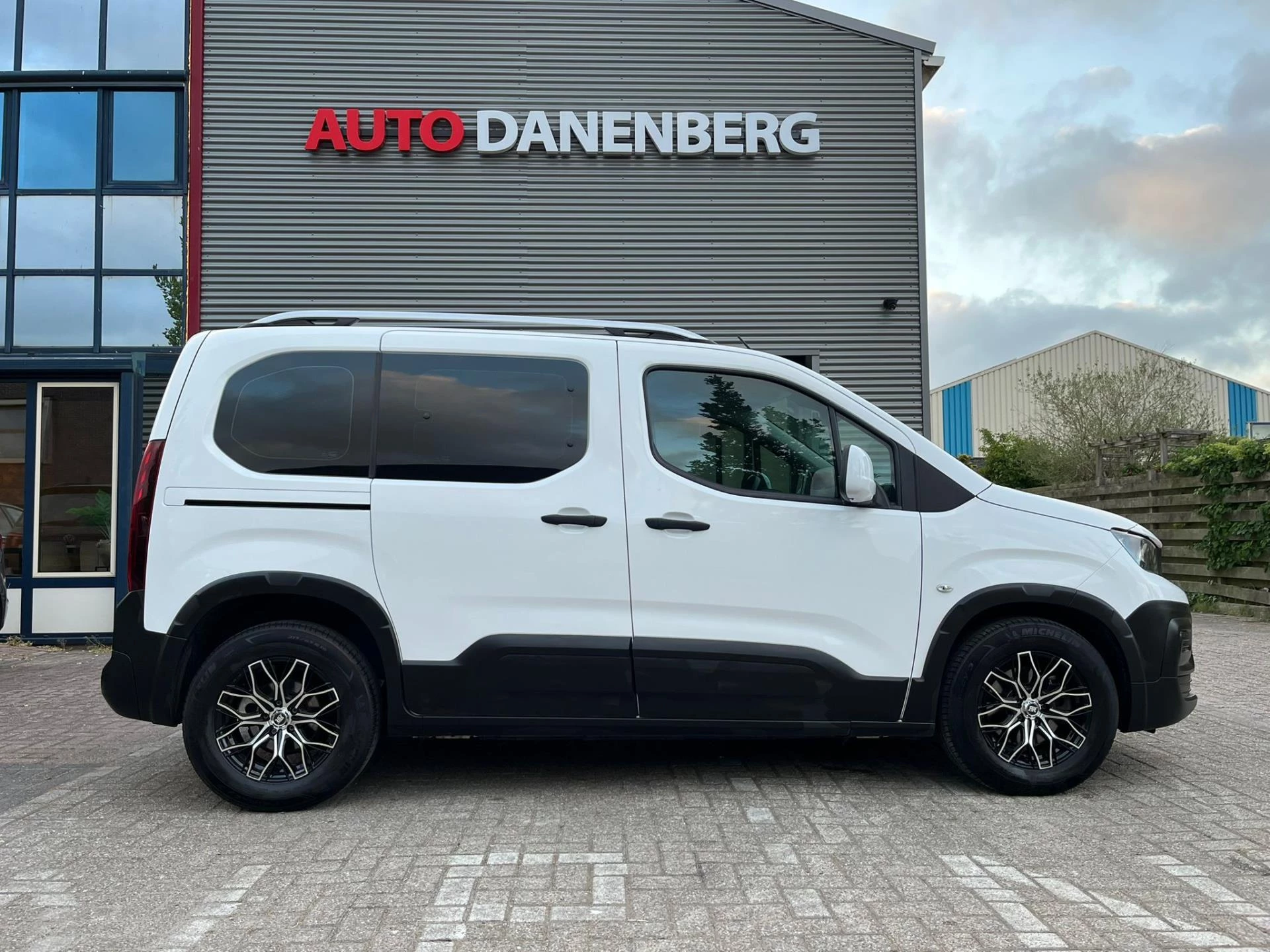 Hoofdafbeelding Peugeot Rifter
