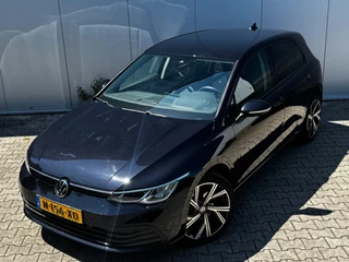 Volkswagen Golf 1.0 eTSI LIFE CARPLAY ORIGINEEL NEDERLANDS NAP PARKEERSENSOREN VIRTUAL SFEERVERLICHTING DEALER ONDERHOUDEN