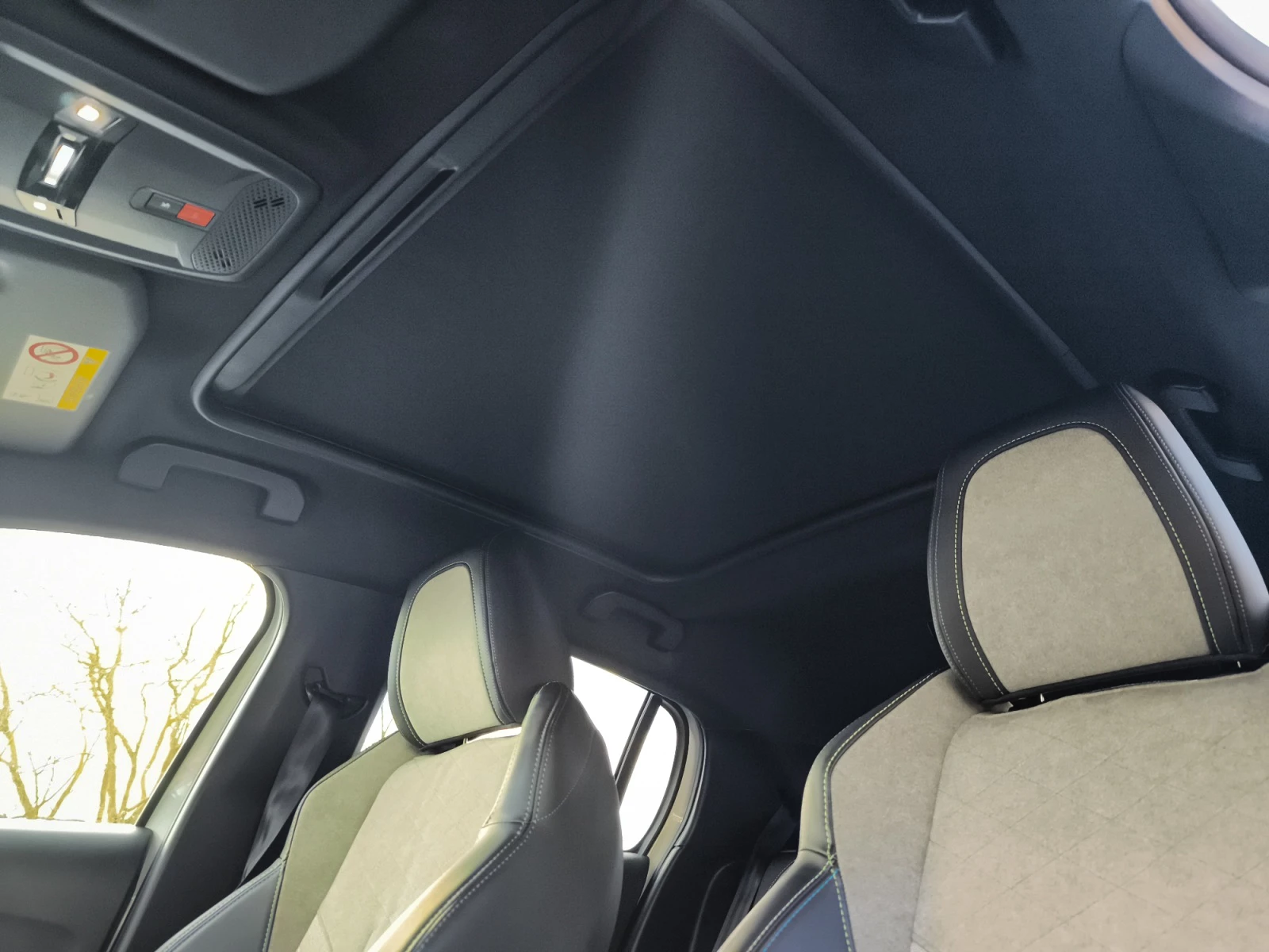 Hoofdafbeelding Peugeot e-208