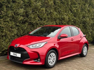 Hoofdafbeelding Toyota Yaris Toyota Yaris 1.5 Hybrid Dynamic CarPlay LED Camera