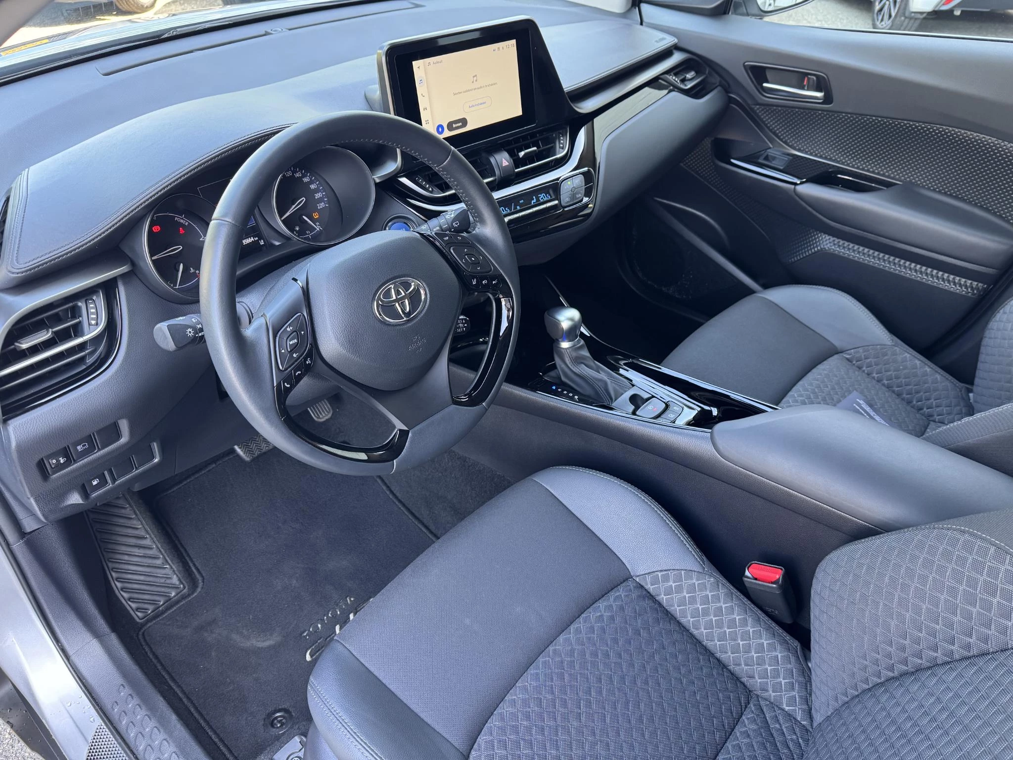 Hoofdafbeelding Toyota C-HR