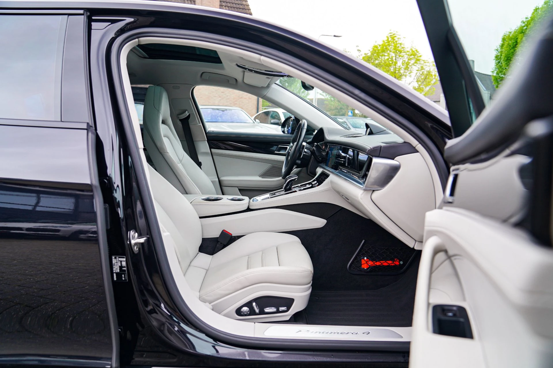 Hoofdafbeelding Porsche Panamera