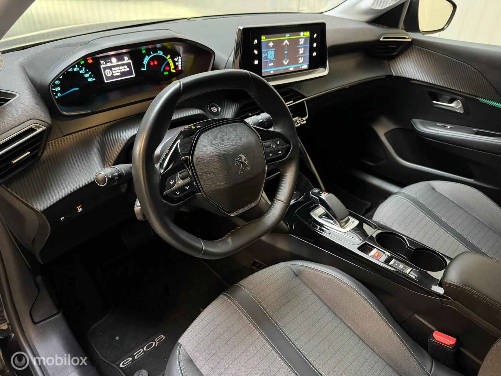 Hoofdafbeelding Peugeot e-208