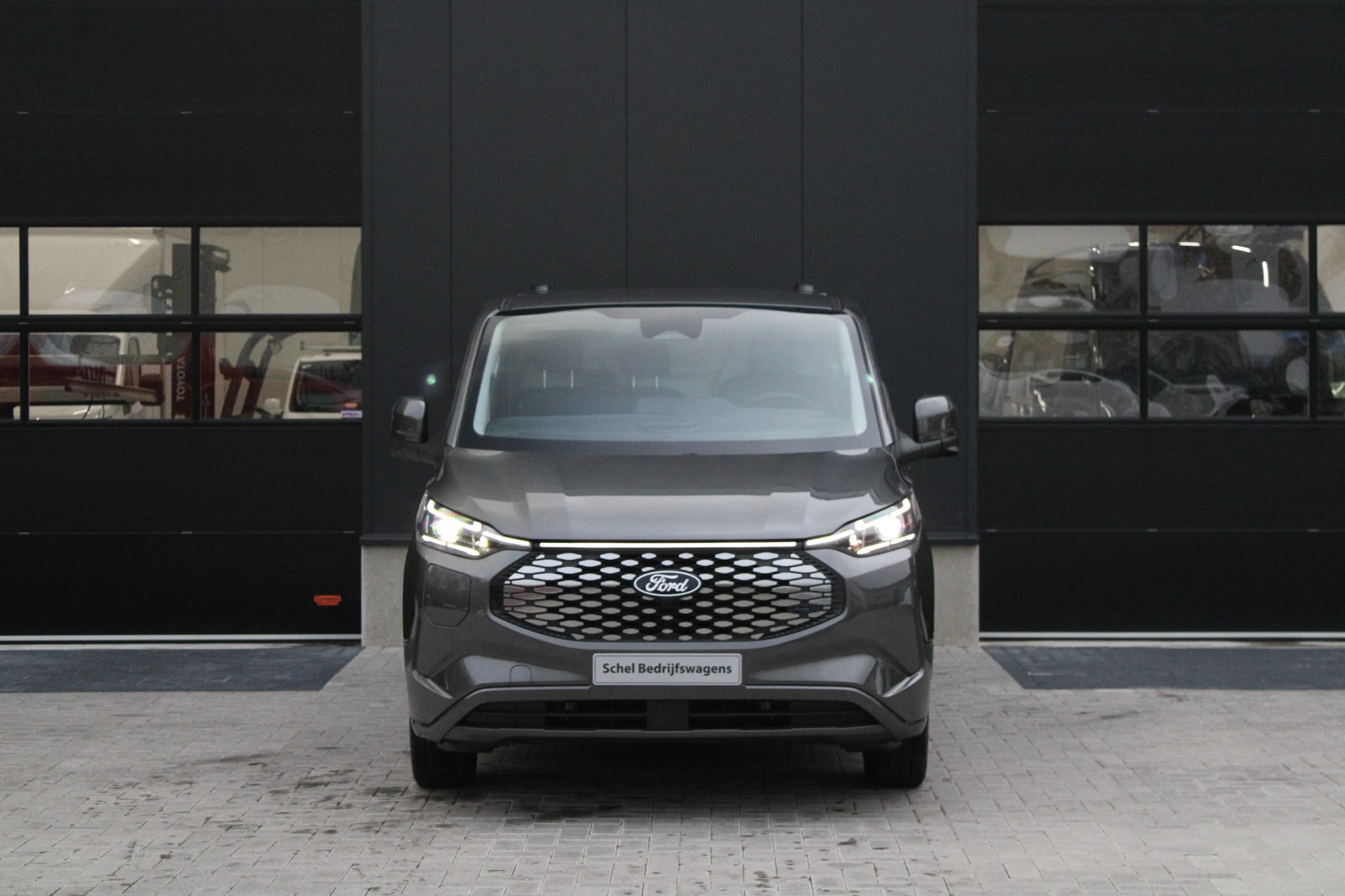 Hoofdafbeelding Ford E-Transit Custom