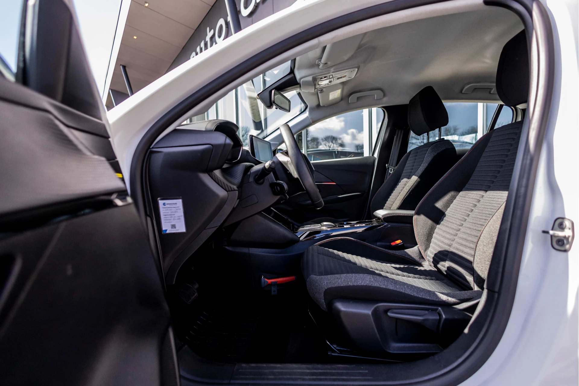 Hoofdafbeelding Peugeot e-208