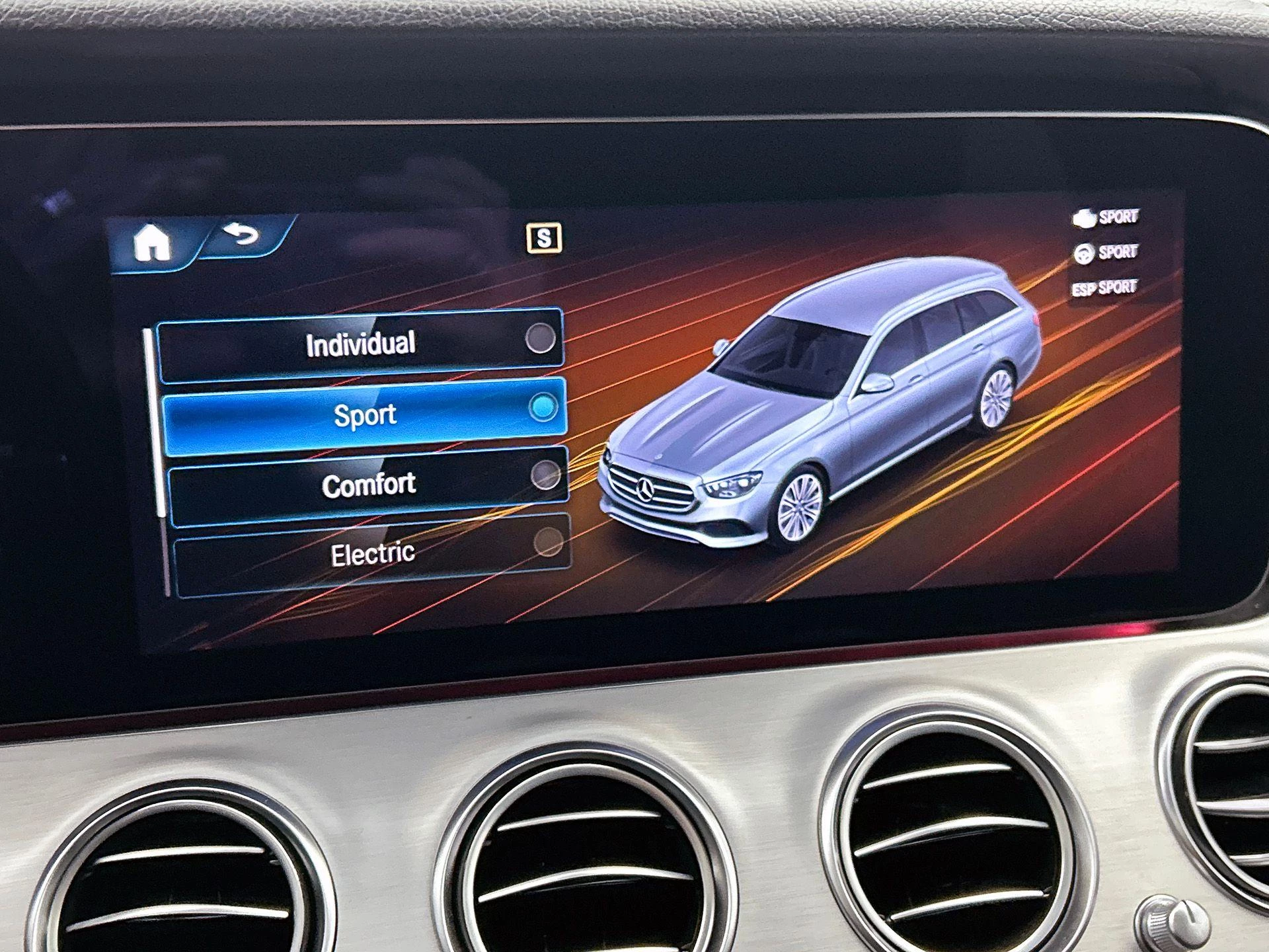 Hoofdafbeelding Mercedes-Benz E-Klasse