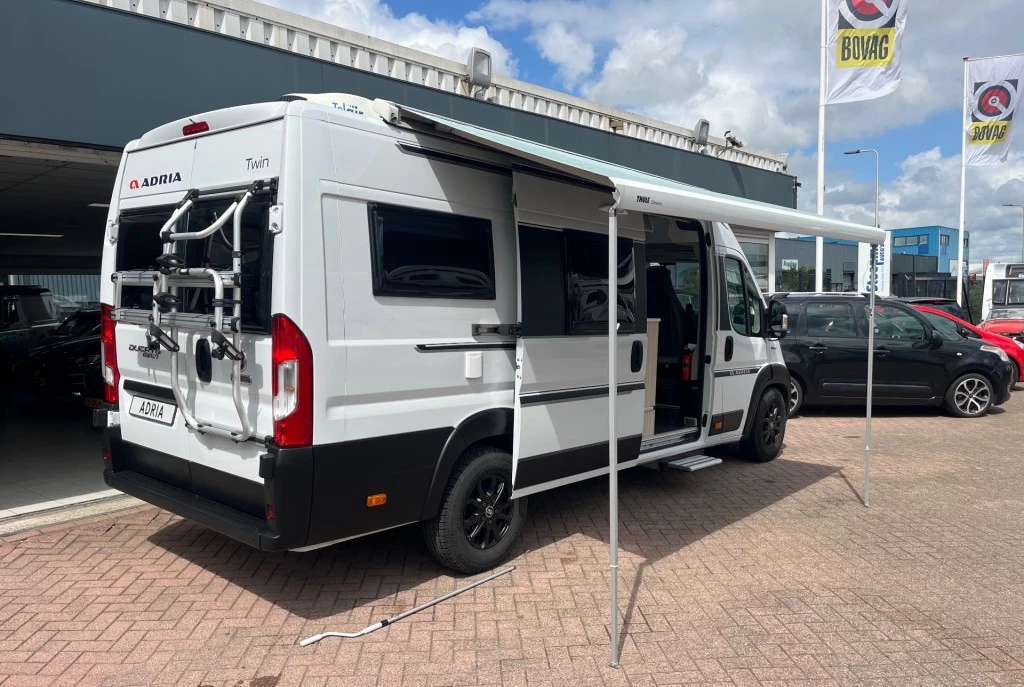 Hoofdafbeelding Adria Twin 640 Slb Plus Enkele Bedden 2x Airco