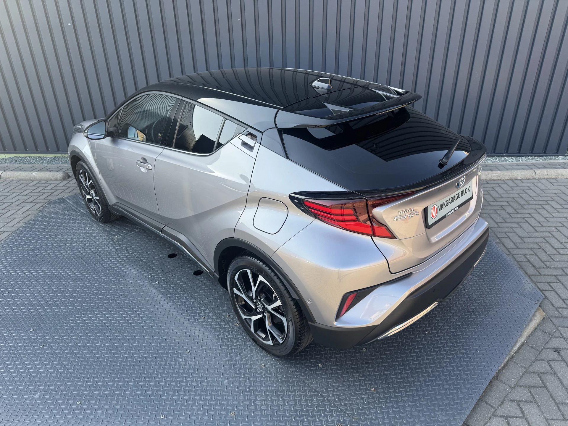 Hoofdafbeelding Toyota C-HR