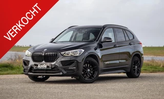 BMW X1 xDrive25e Executive BLACK LINE / CAMERA / CARPLAY / HEAD UP DISPLAY / LEDER / LED / CRUISE CONTROLE / STOELVERWARMING