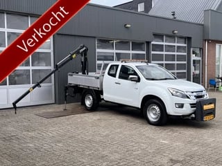 Hoofdafbeelding Isuzu D-Max Isuzu D-Max 2.5 Cab 4x4 Haib 013 laadkraan Airco Cruise controle Trekhaak 3500kg trekhaak Pick-up p-up Euro 5 Vierwielaandrijving Openlaadbak Gereedschapskist Sneeuwschuifaansluiting