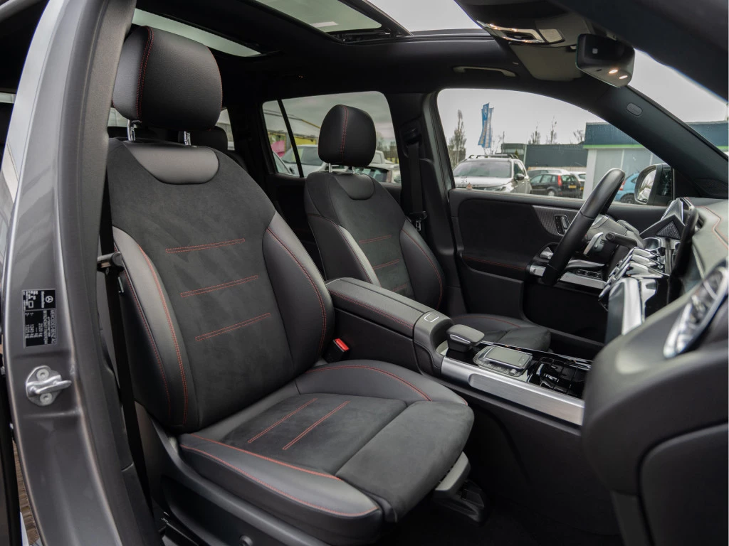 Hoofdafbeelding Mercedes-Benz EQB