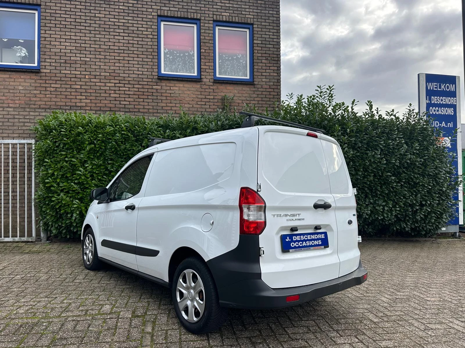 Hoofdafbeelding Ford Transit Courier