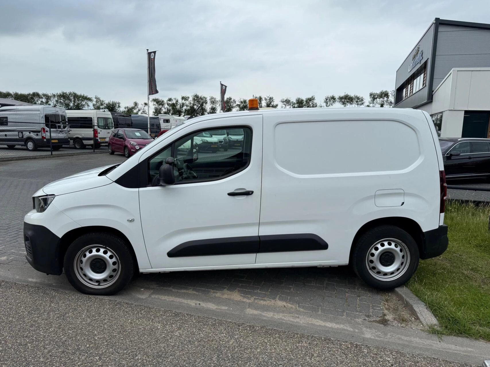 Hoofdafbeelding Peugeot Partner
