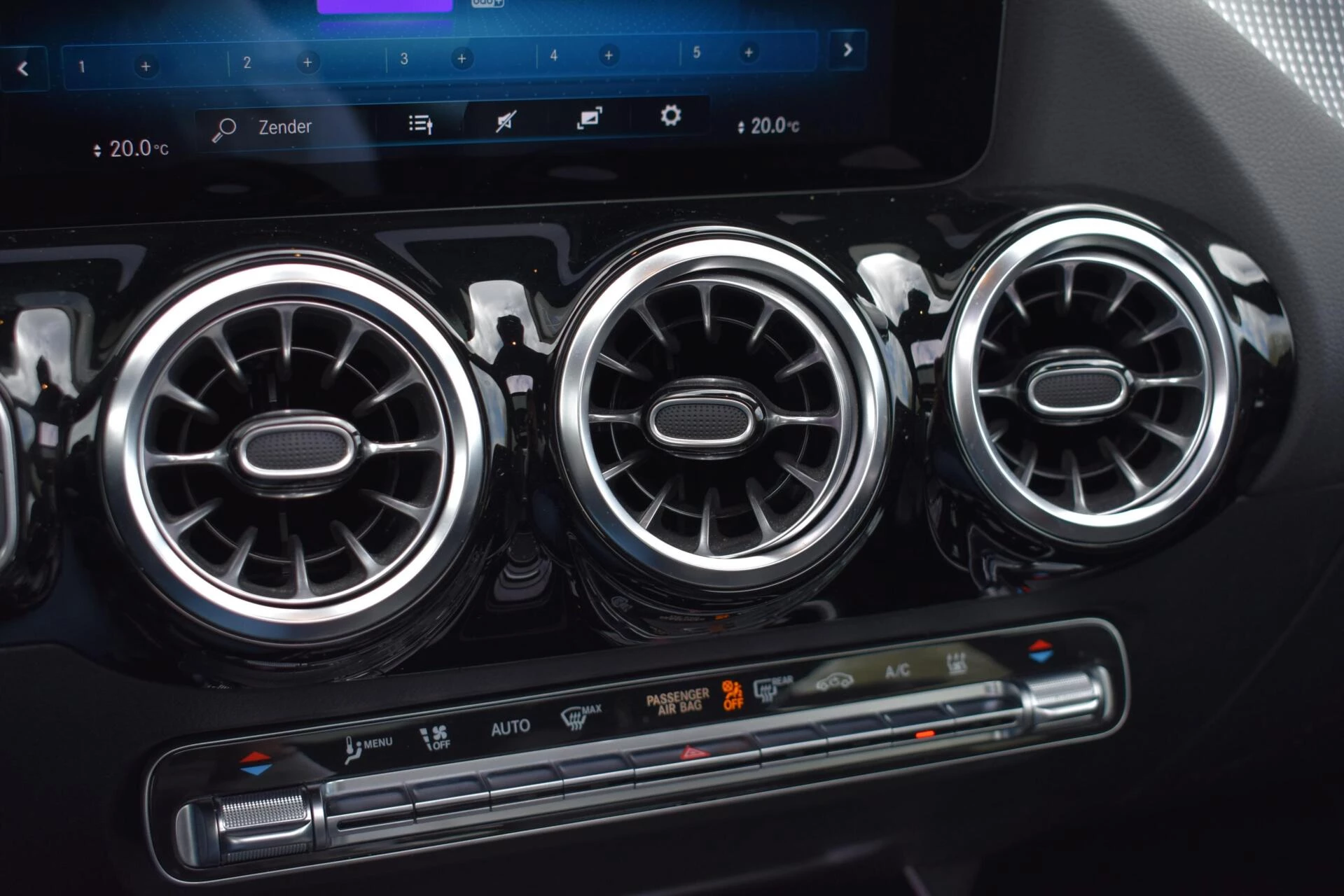 Hoofdafbeelding Mercedes-Benz EQA