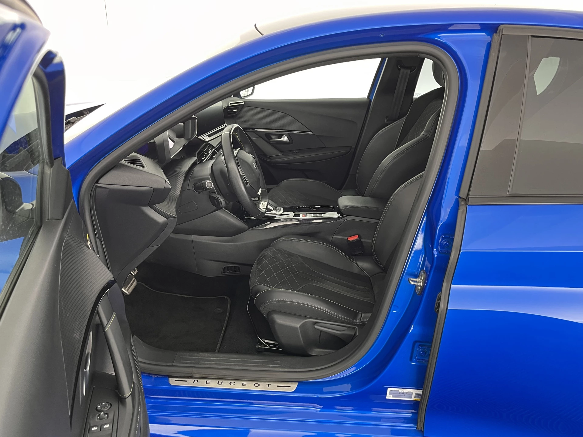 Hoofdafbeelding Peugeot e-208