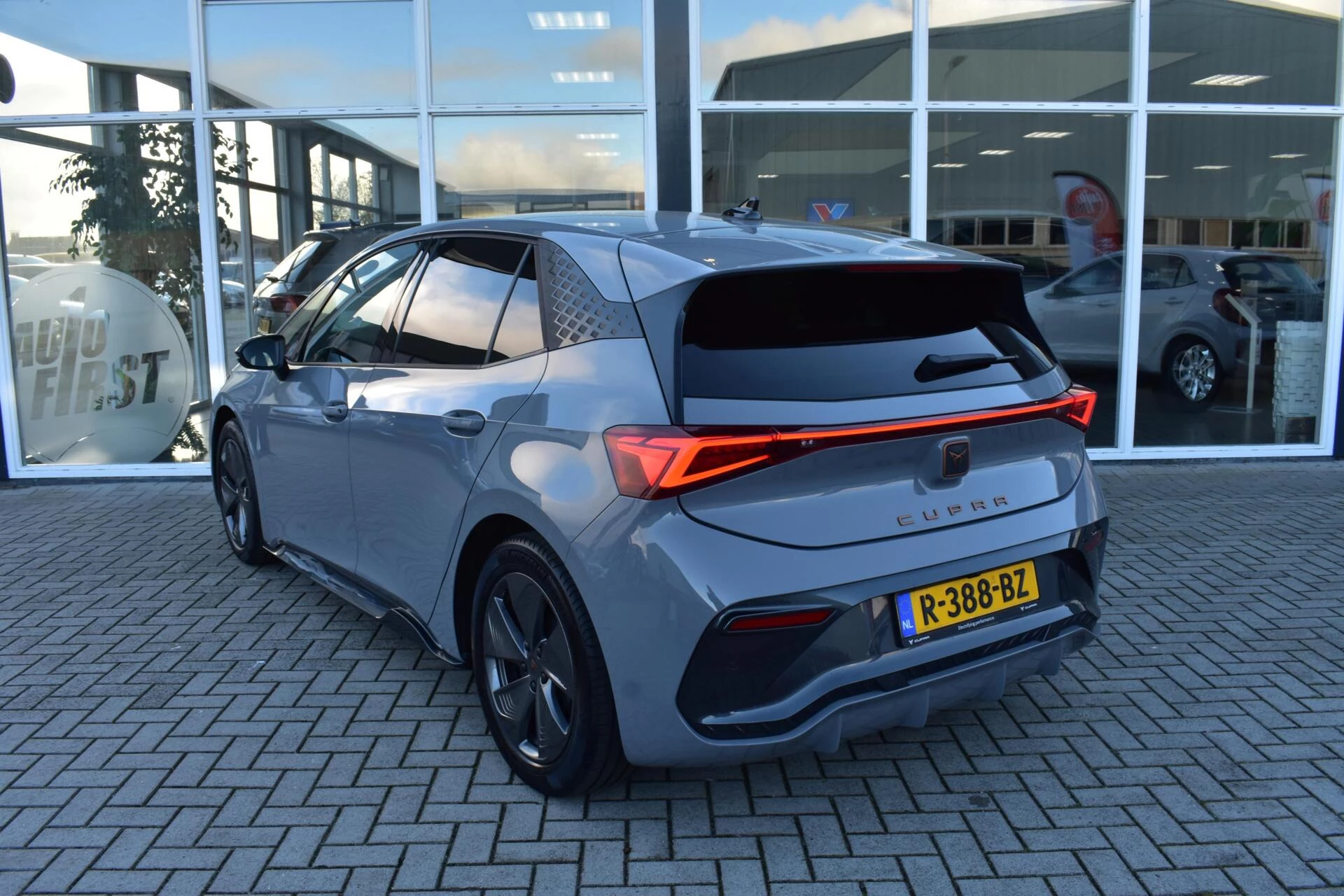 Hoofdafbeelding CUPRA Born