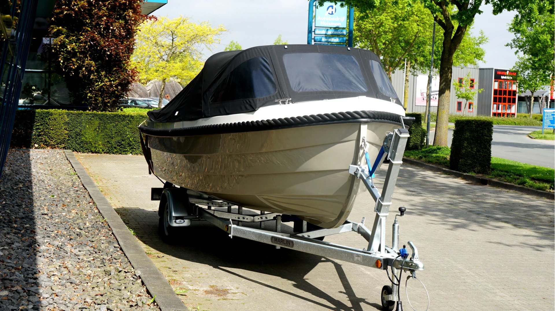 Hoofdafbeelding Florijn Sloep 20pk Mercury (geen vaarbewijs nodig) inclusief Marlin Trailer, 6-8 persoons!