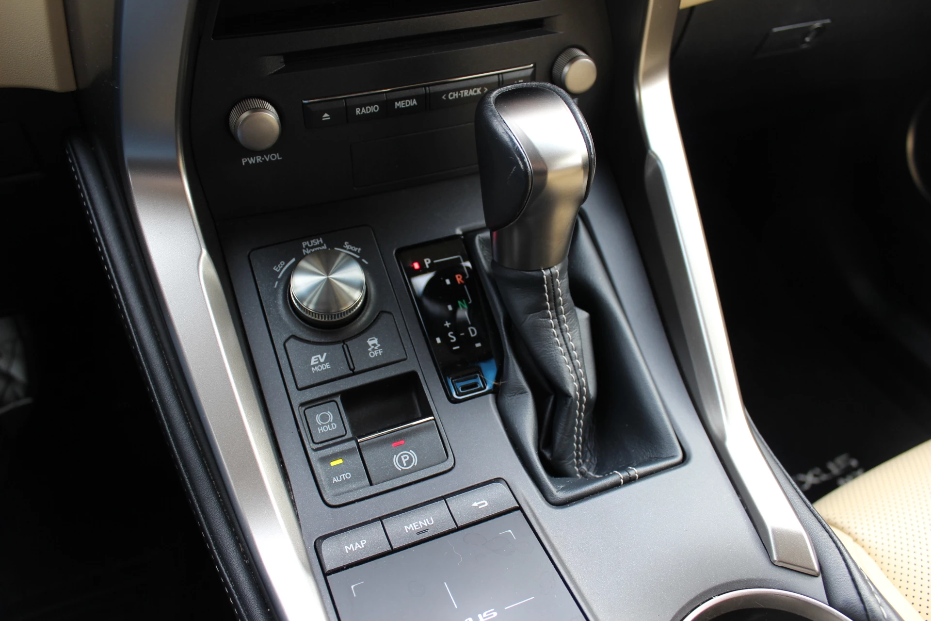 Hoofdafbeelding Lexus NX