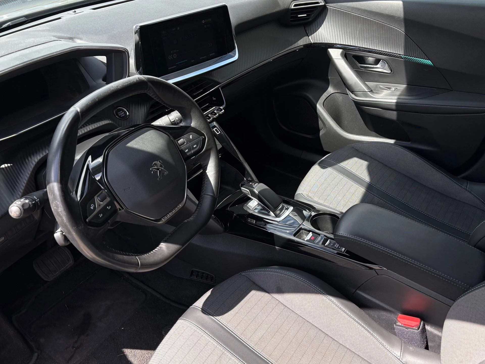 Hoofdafbeelding Peugeot e-2008