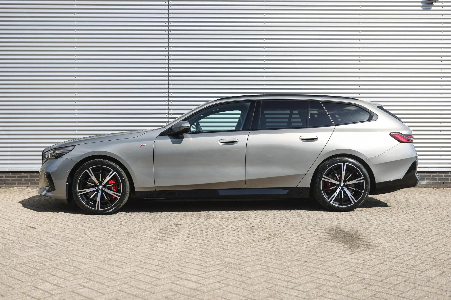 Hoofdafbeelding BMW i5