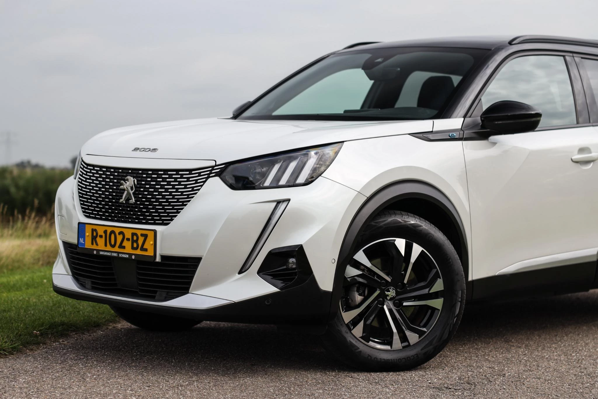 Hoofdafbeelding Peugeot e-2008