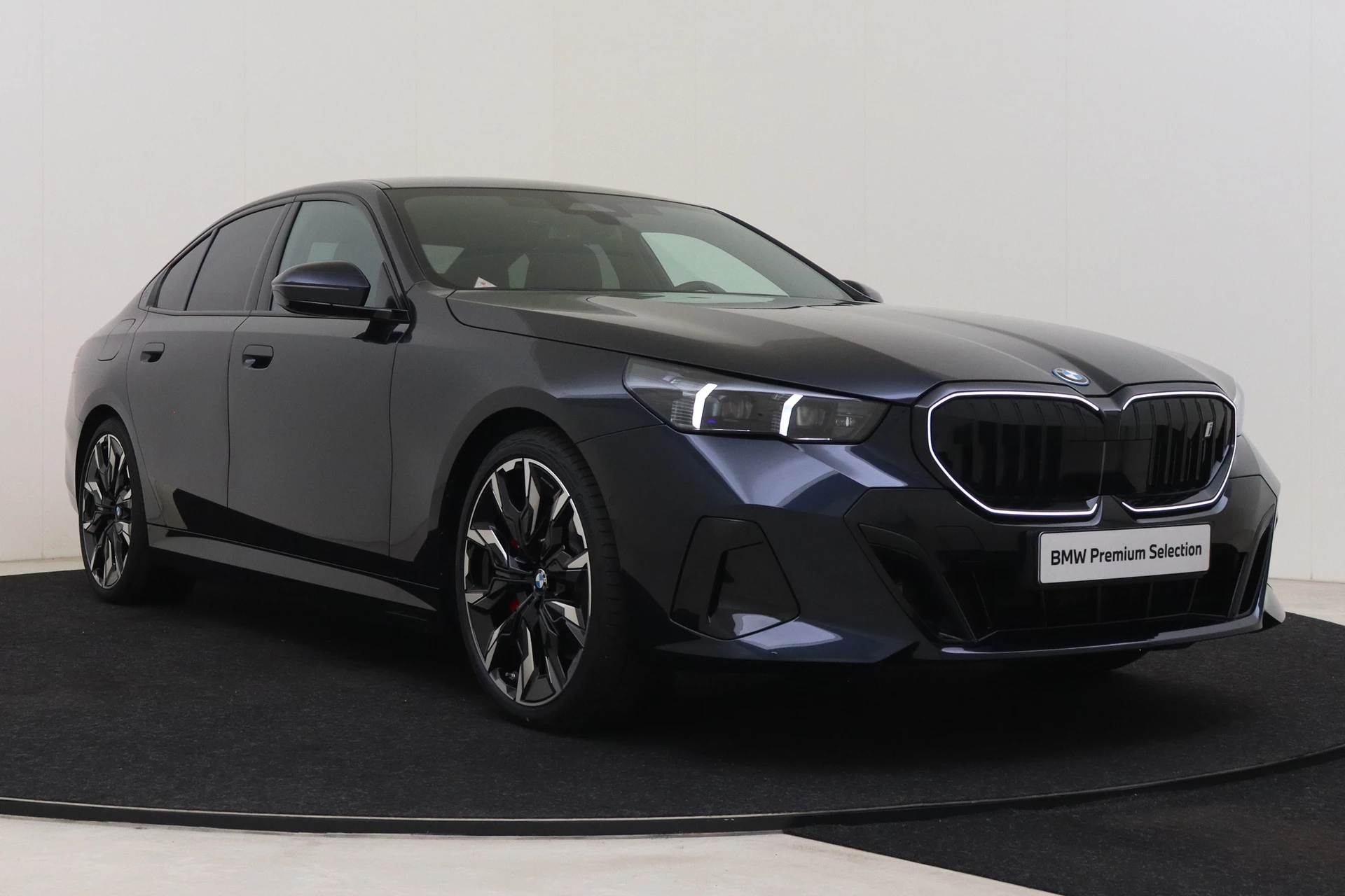 Hoofdafbeelding BMW i5