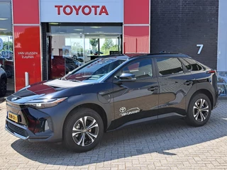 Hoofdafbeelding Toyota bZ4X Toyota bZ4X 71 KWH VOORRAADVOORDEEL DIRECT LEVERBAAR WARMTEPOMP 3-FASE LADEN 150KW 18"LM-VELGEN KEYLESS CAMERA APPLE/ANDROID AD-CRUISE CLIMA