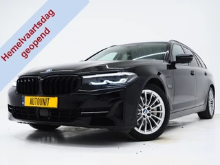 BMW 5 Serie Touring 530e | Leder | Trekhaak | Camera | Adaptive Cruise | Dodehoek | Stoelverwarming | Carplay