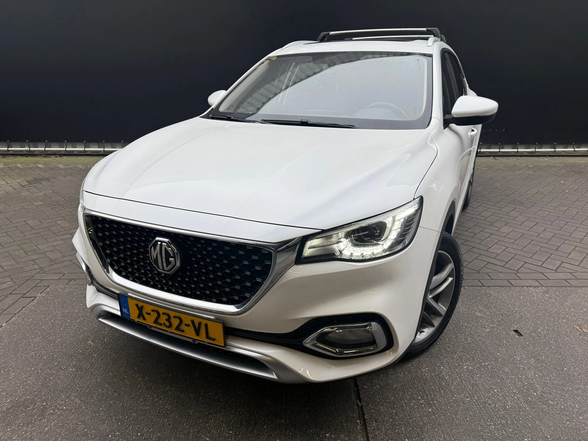 Hoofdafbeelding MG HS