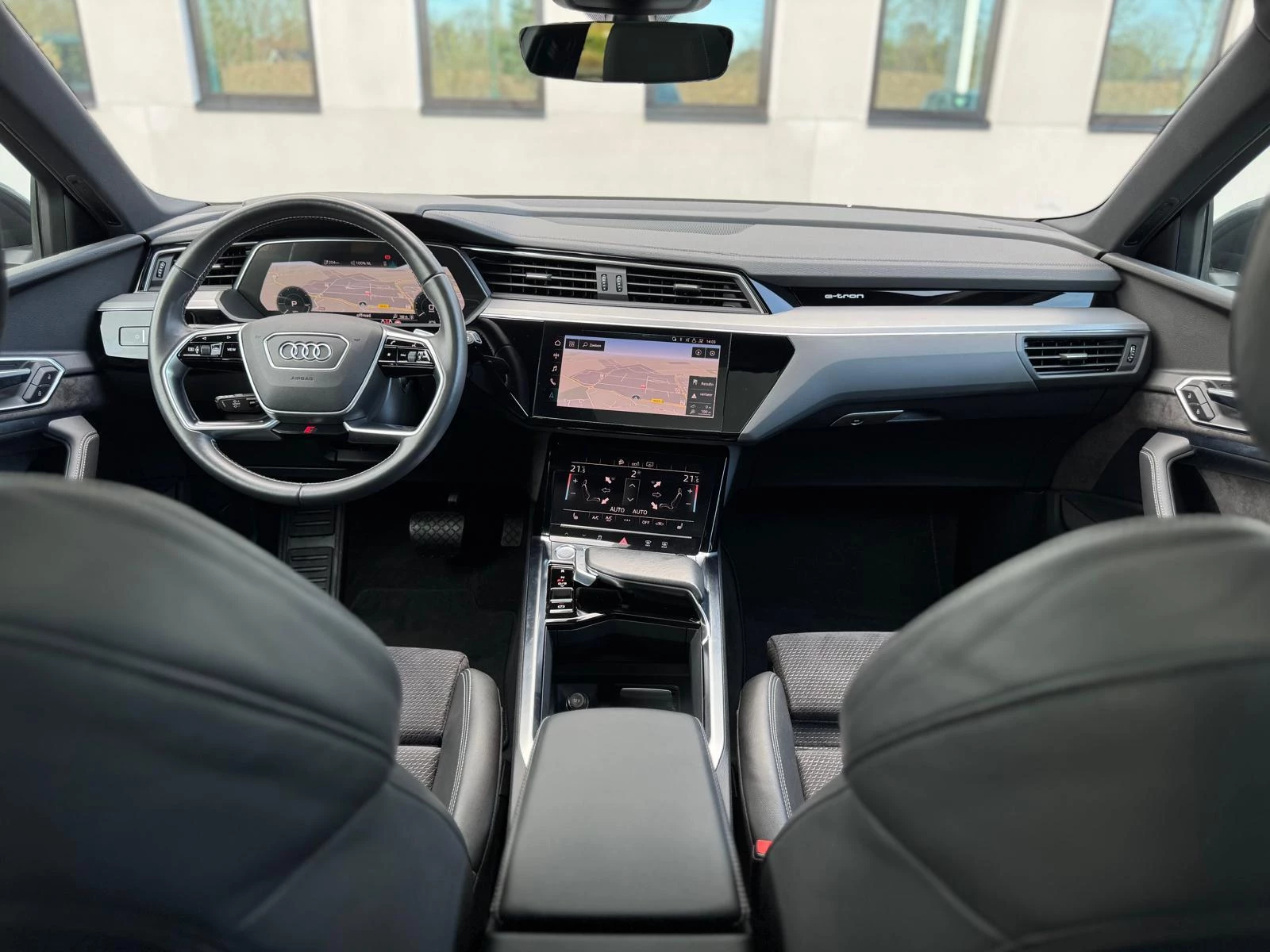 Hoofdafbeelding Audi e-tron