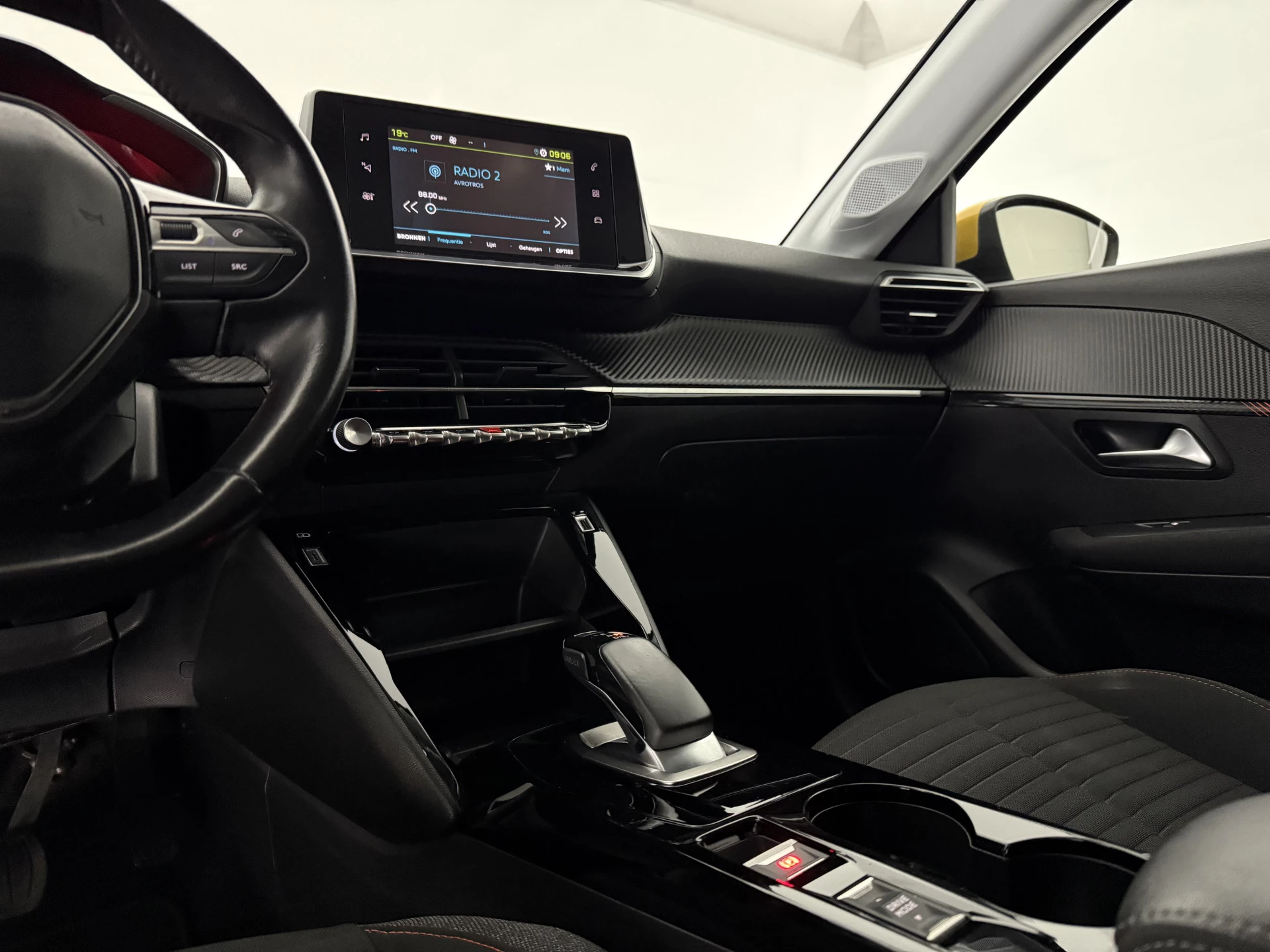 Hoofdafbeelding Peugeot e-208