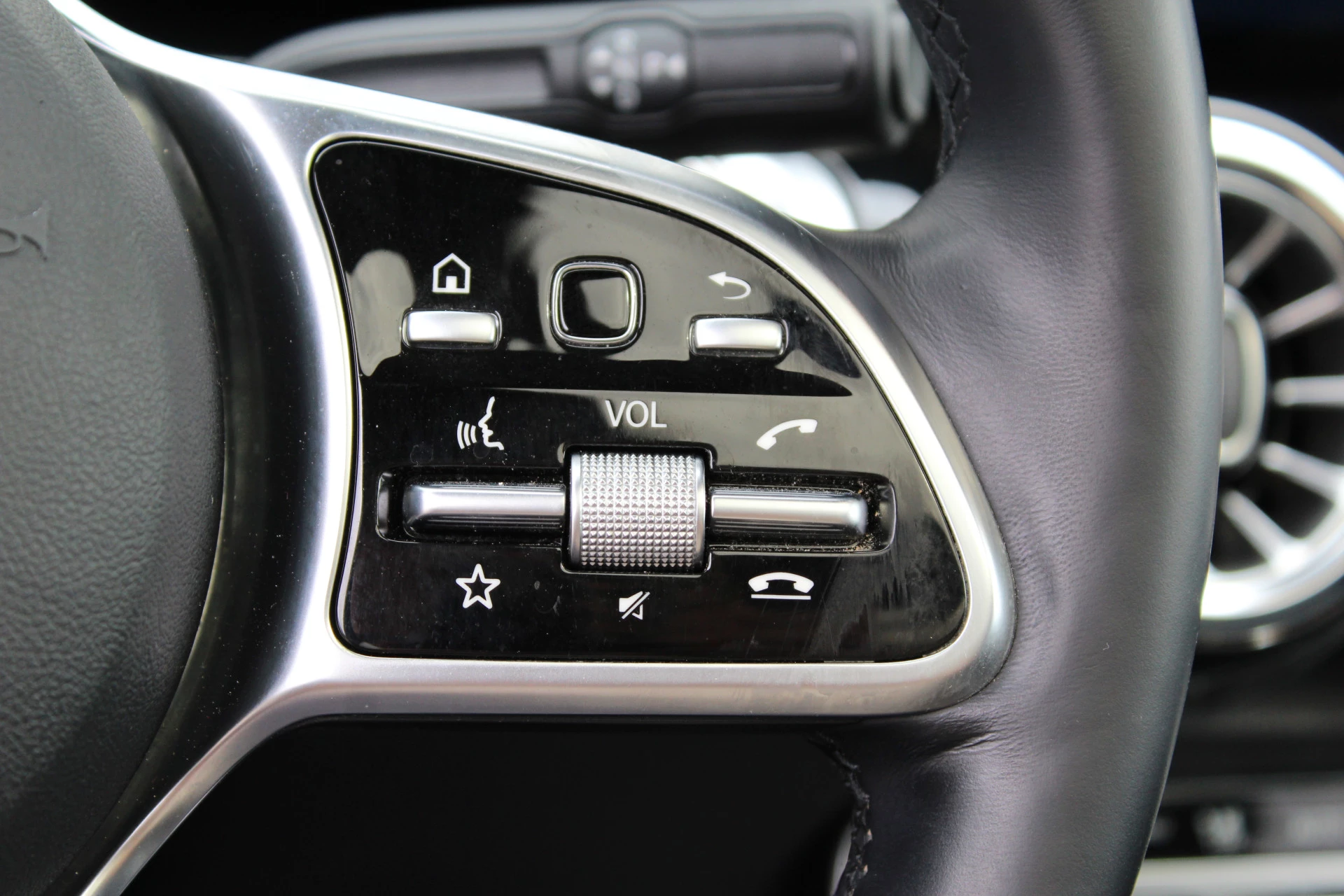 Hoofdafbeelding Mercedes-Benz EQB