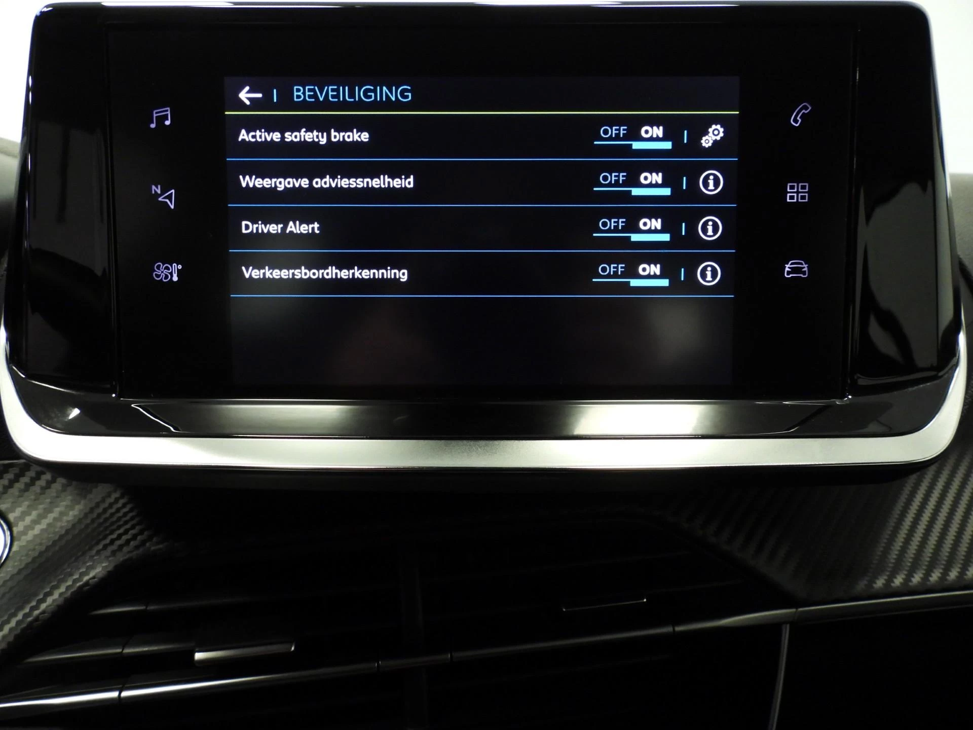 Hoofdafbeelding Peugeot e-208