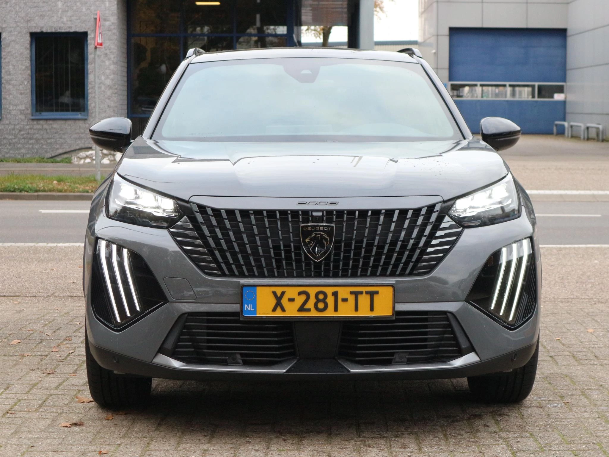 Hoofdafbeelding Peugeot e-2008